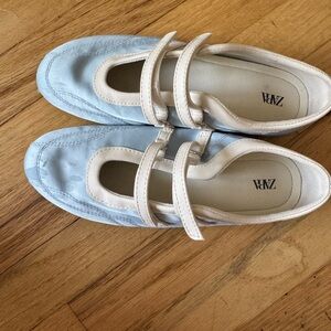 Zara Blue and White Flats with Unique Strap Design